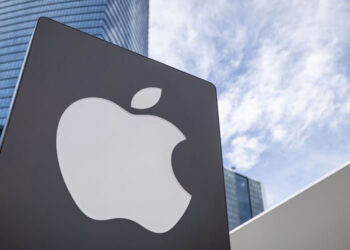 Magnificent Seven is Devastated by The Tariff Storm as Apple Approaches its One-Year Low